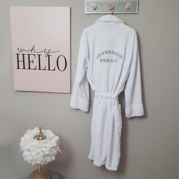 NWT LA Trading Co. white embroidered graphic plush robe - Picture 5 of 6